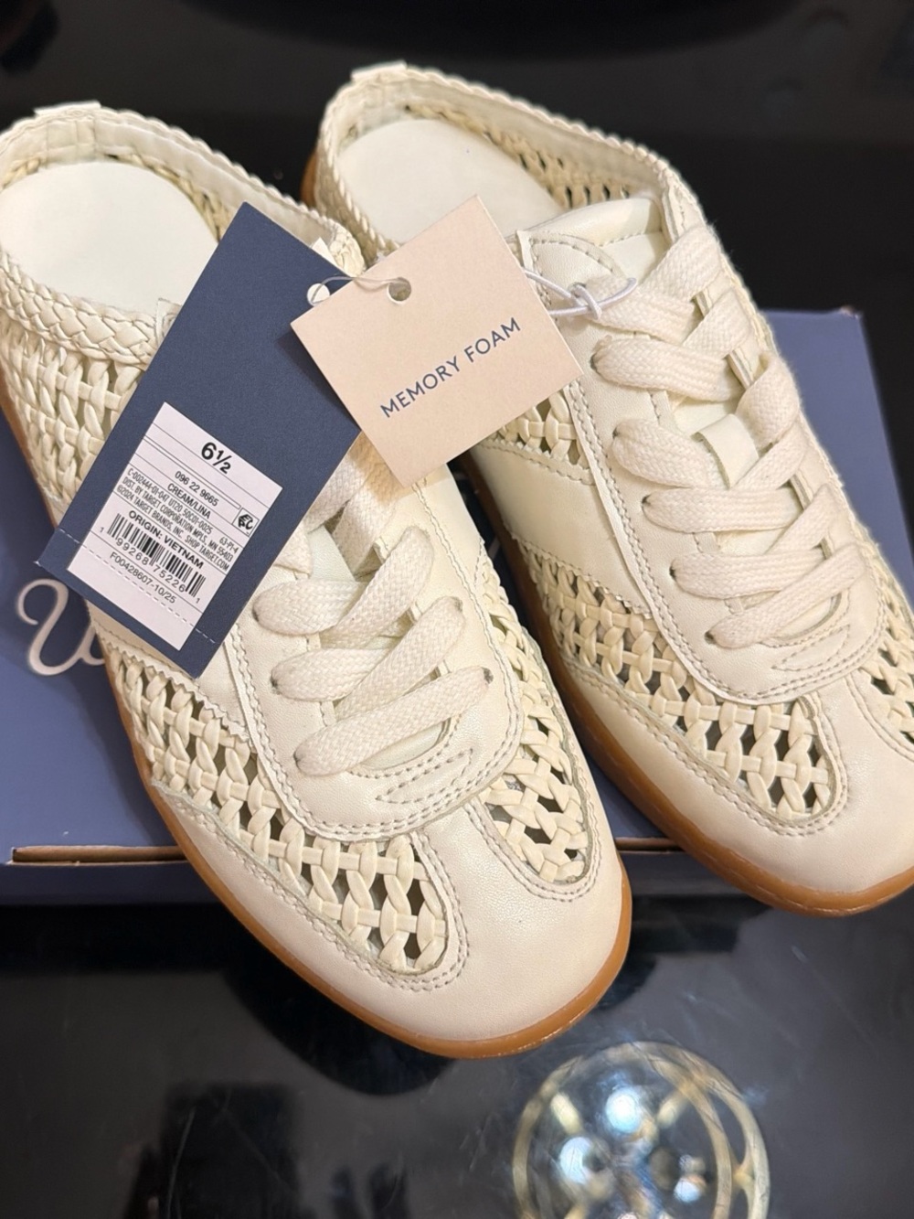 Universal Thread Woven Lace-Up Sneaker - Cream